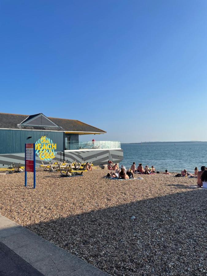 Spacious Split Level Flat In Great Location Portsmouth Esterno foto